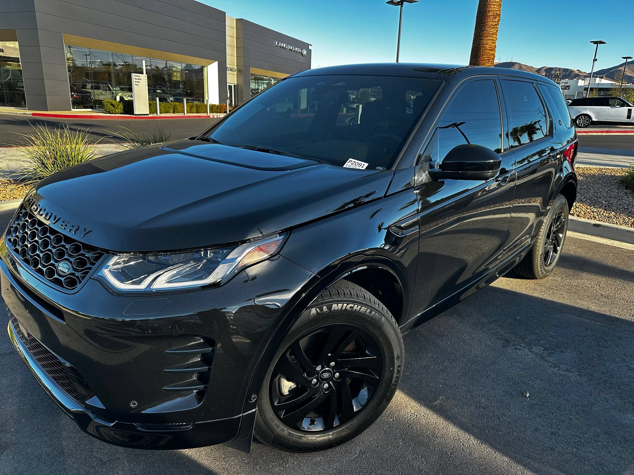 Used 2024 Land Rover Discovery Sport Dynamic SE AWD/4WD image 1