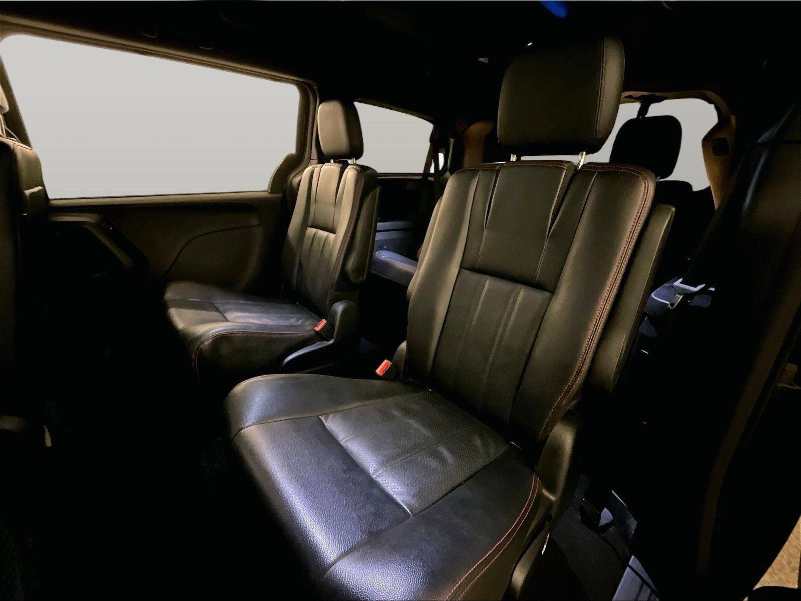 Used 2016 Dodge Grand Caravan R/T FWD image 25