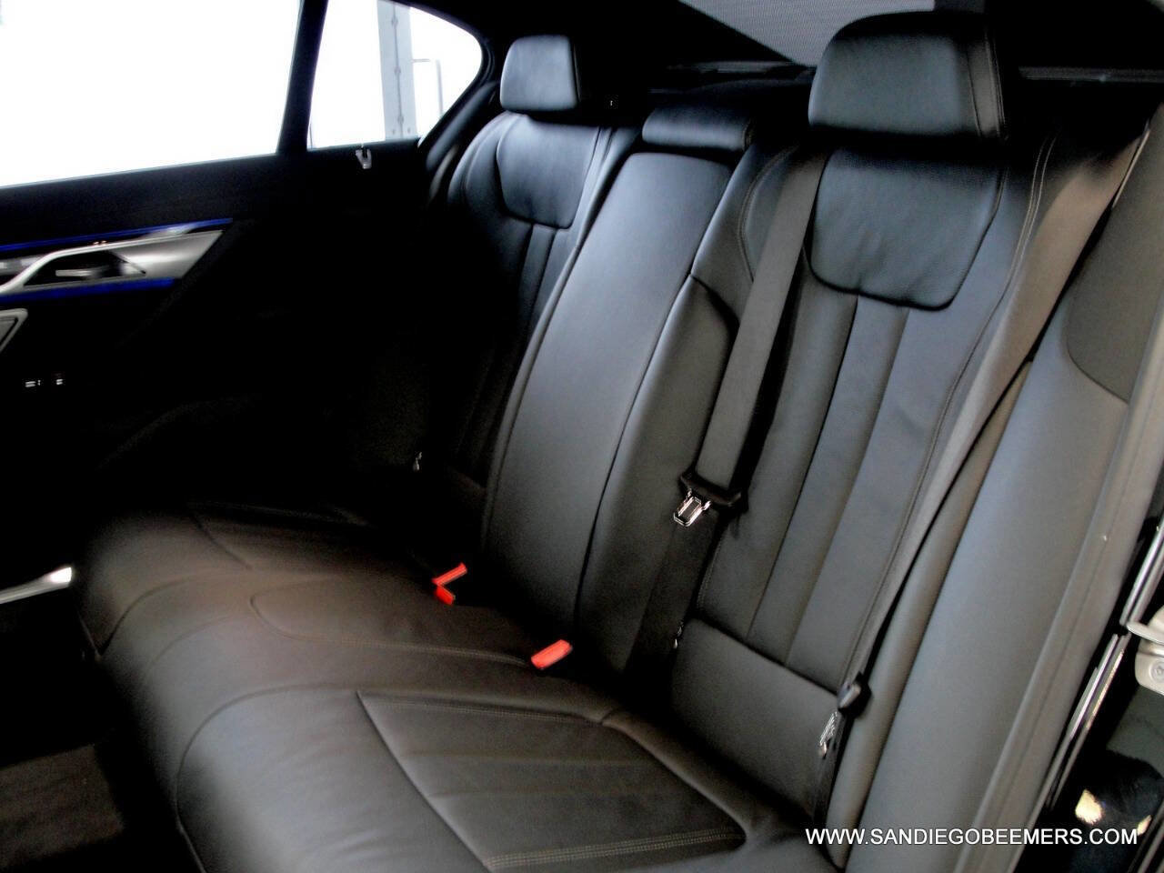 Used 2022 BMW 740i w/ M Sport Package image 59