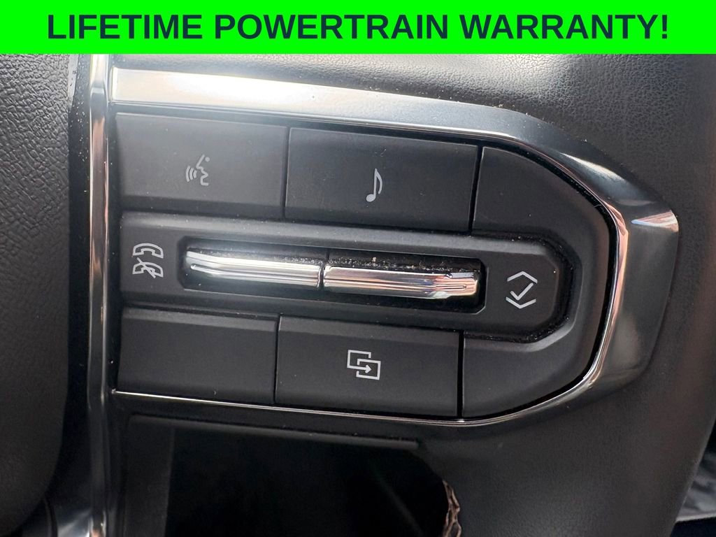 Used 2024 GMC Canyon AT4 w/ Technology Package image 8