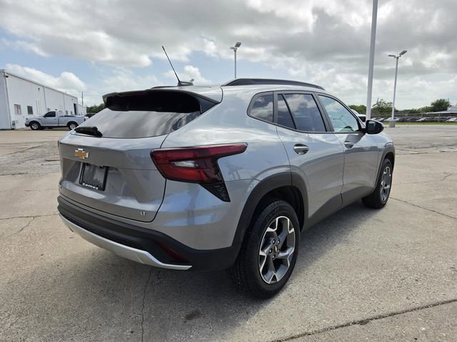 Used 2025 Chevrolet Trax LT FWD image 24