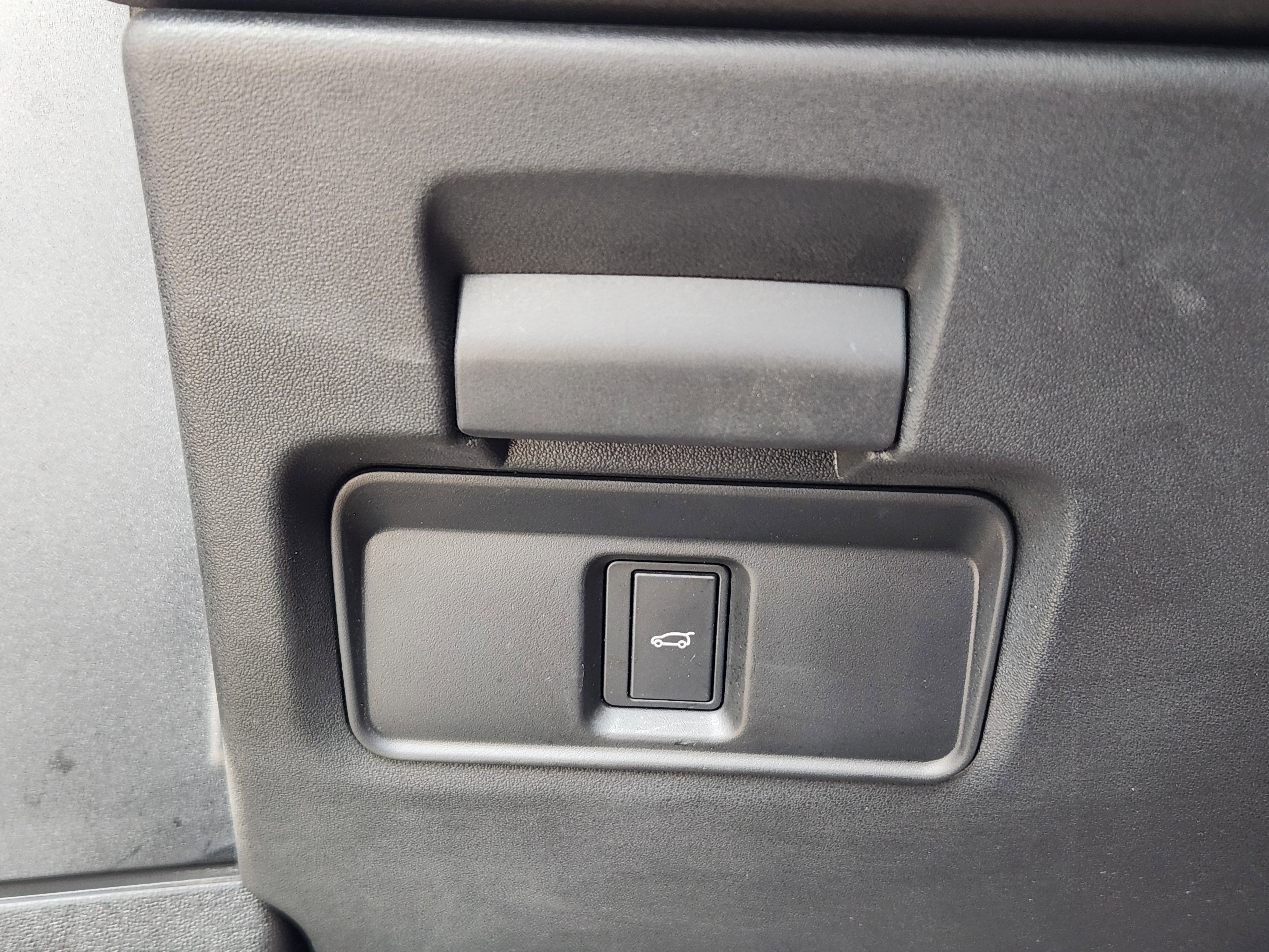 Used 2025 Land Rover Range Rover Evoque Dynamic SE image 22