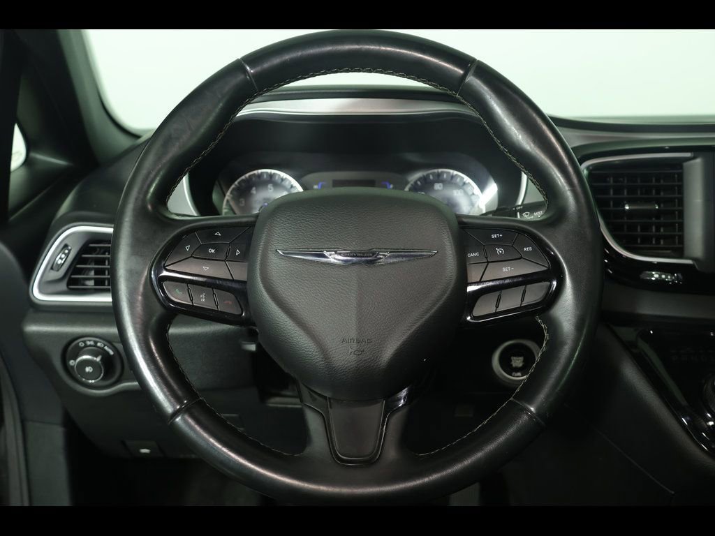 Used 2018 Chrysler Pacifica Touring Plus w/ S Appearance Package image 19