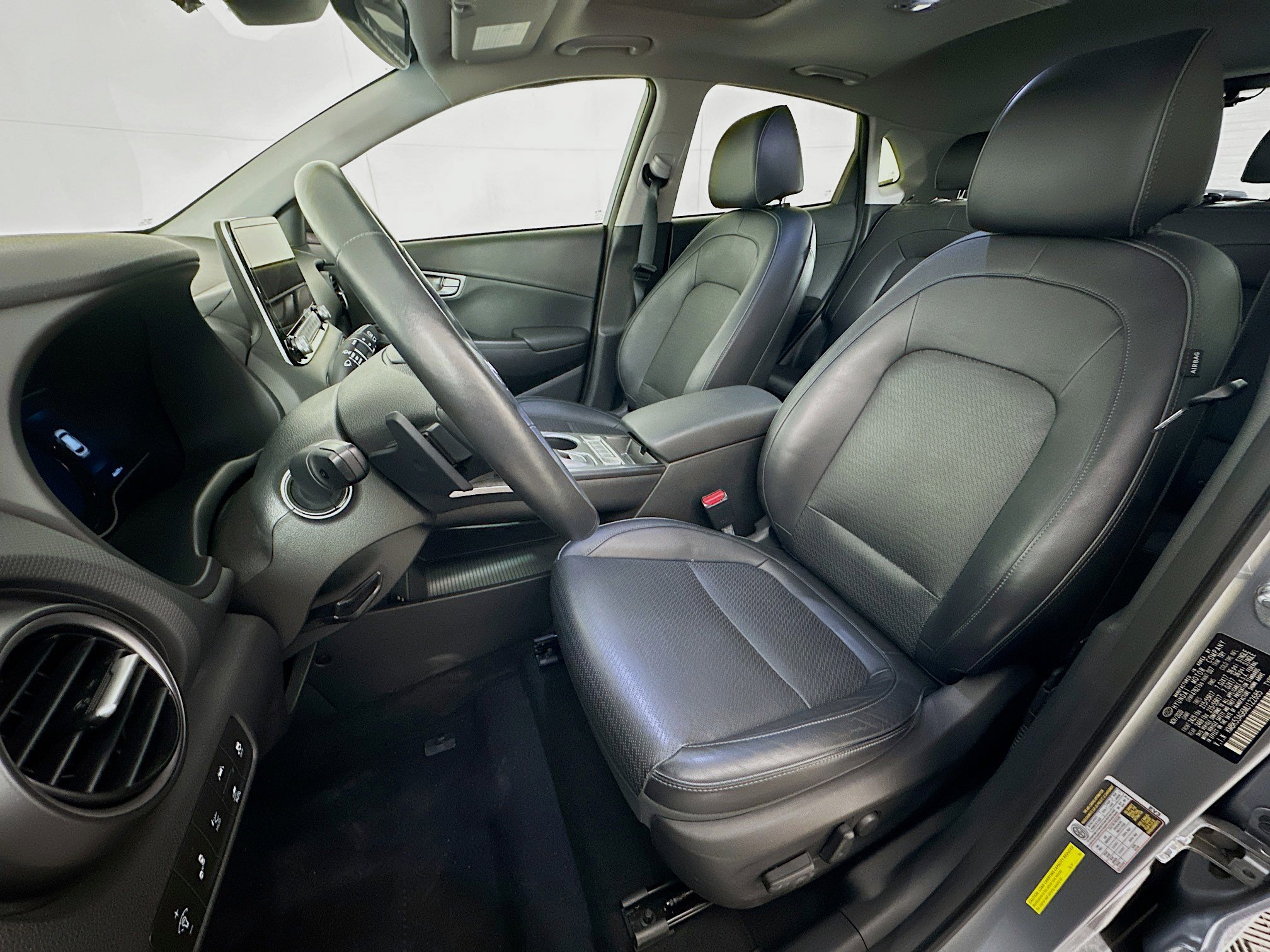 Used 2021 Hyundai Kona Ultimate w/ Cargo Package FWD image 13