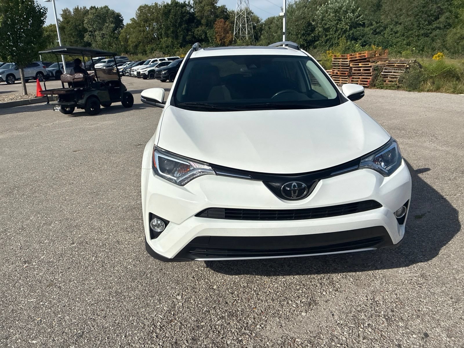 Used 2018 Toyota RAV4 XLE AWD/4WD image 7