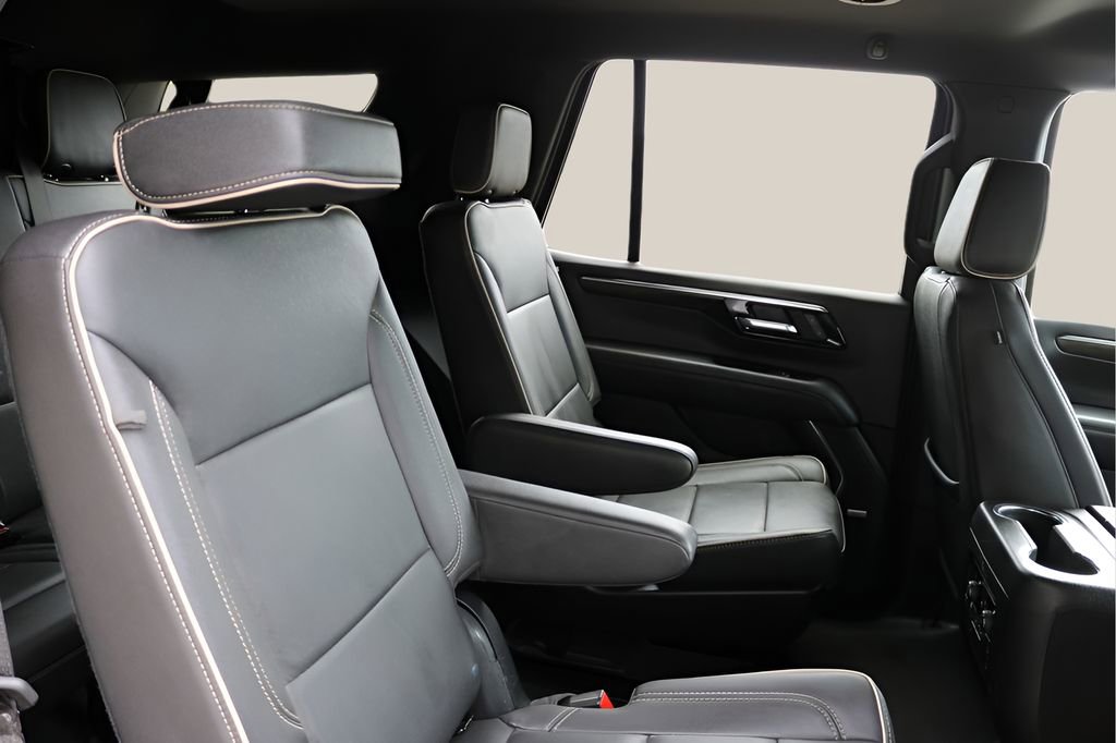 Used 2025 Chevrolet Tahoe Premier AWD/4WD image 18