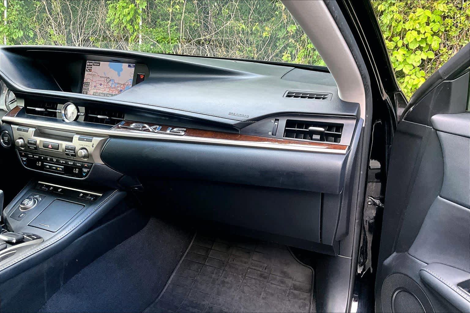 Used 2016 Lexus ES 350 w/ Navigation System Package FWD image 19