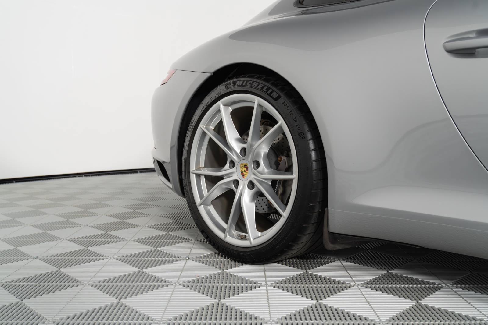Used 2017 Porsche 911 Carrera RWD image 26