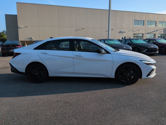 New 2026 Hyundai Elantra SEL Sport FWD image 4
