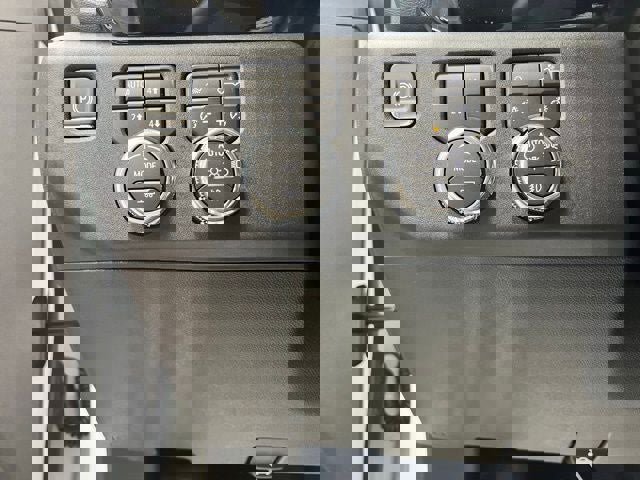 New 2025 GMC Sierra 3500 SLT image 7