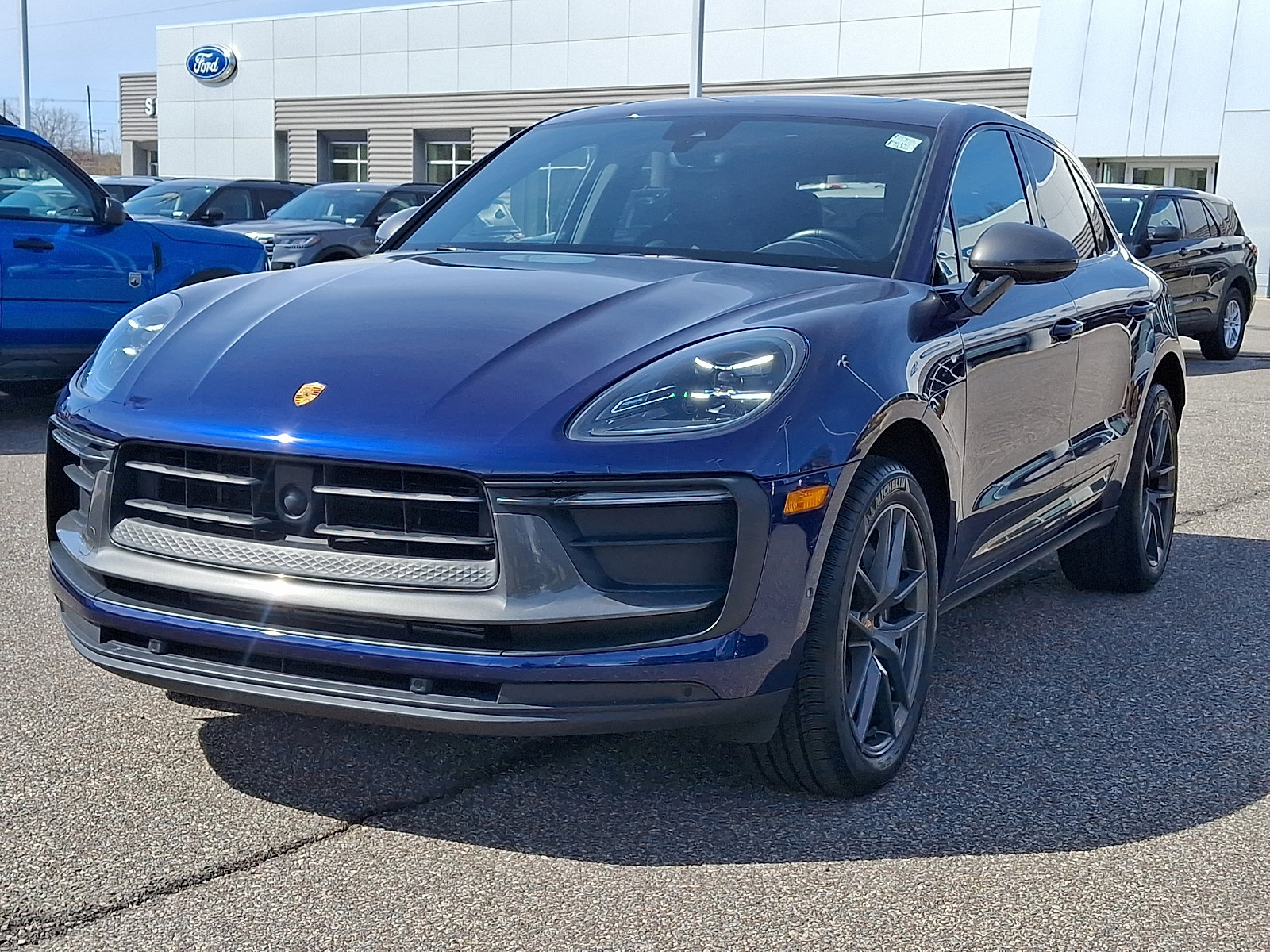 Used 2024 Porsche Macan Turbo image 4