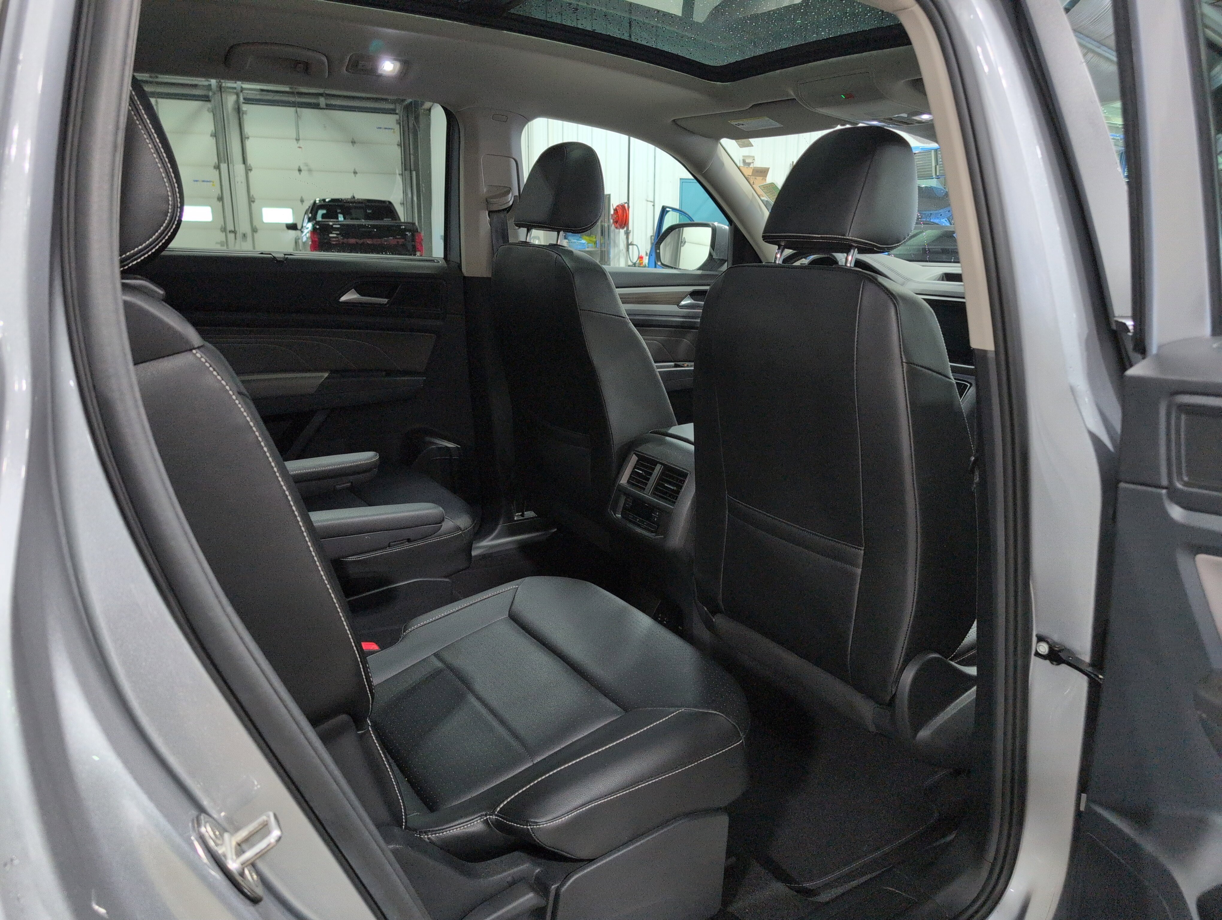 Used 2022 Volkswagen Atlas SEL image 13