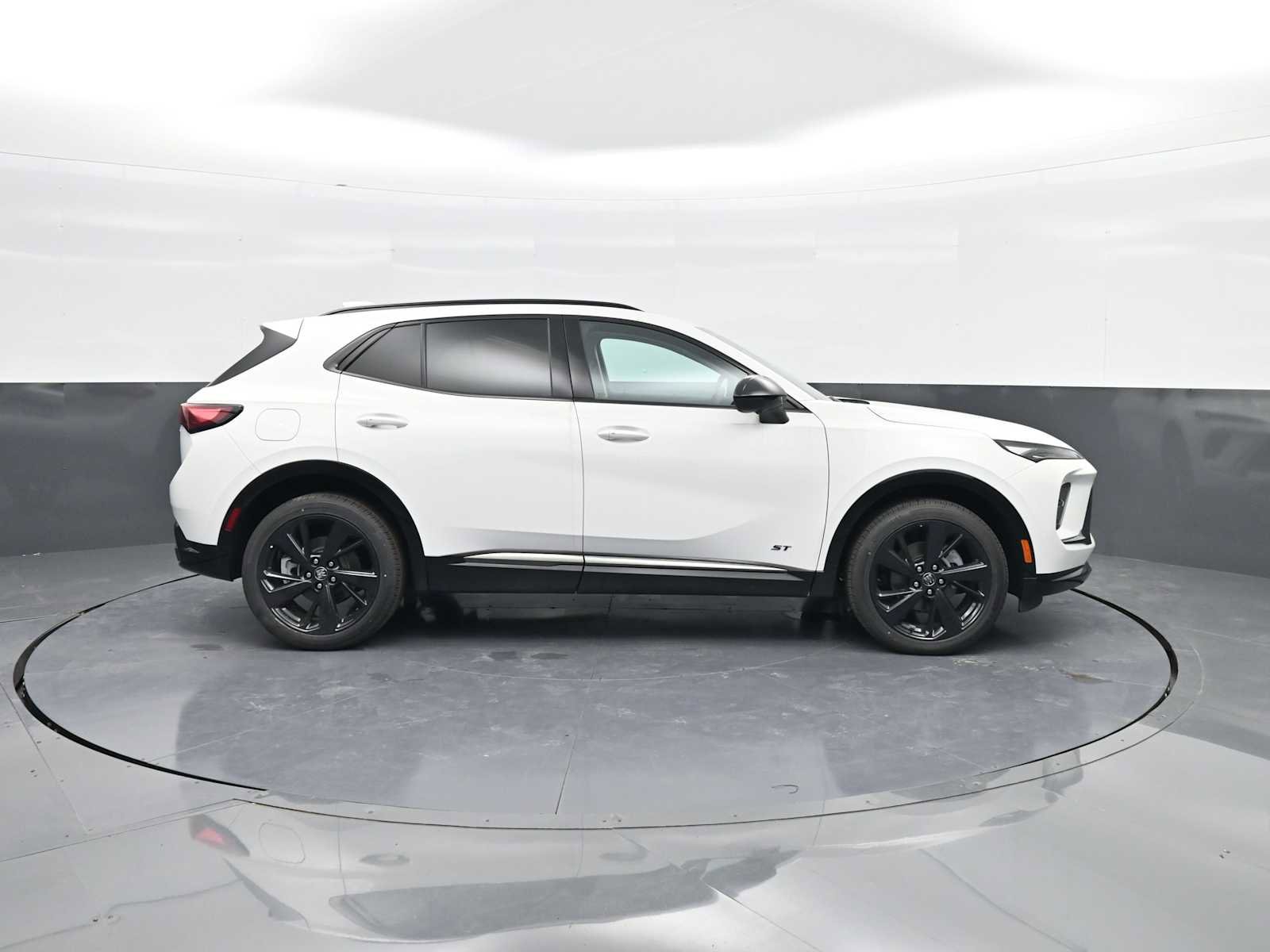 New 2025 Buick Envision Sport Touring image 9