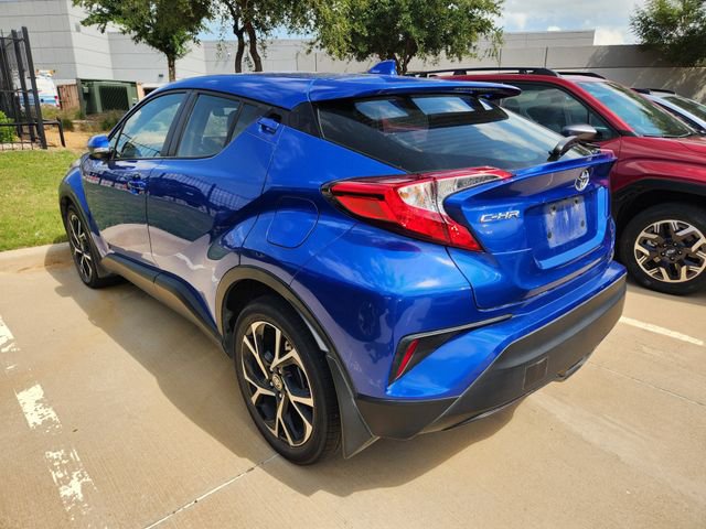Used 2021 Toyota C-HR XLE FWD image 3