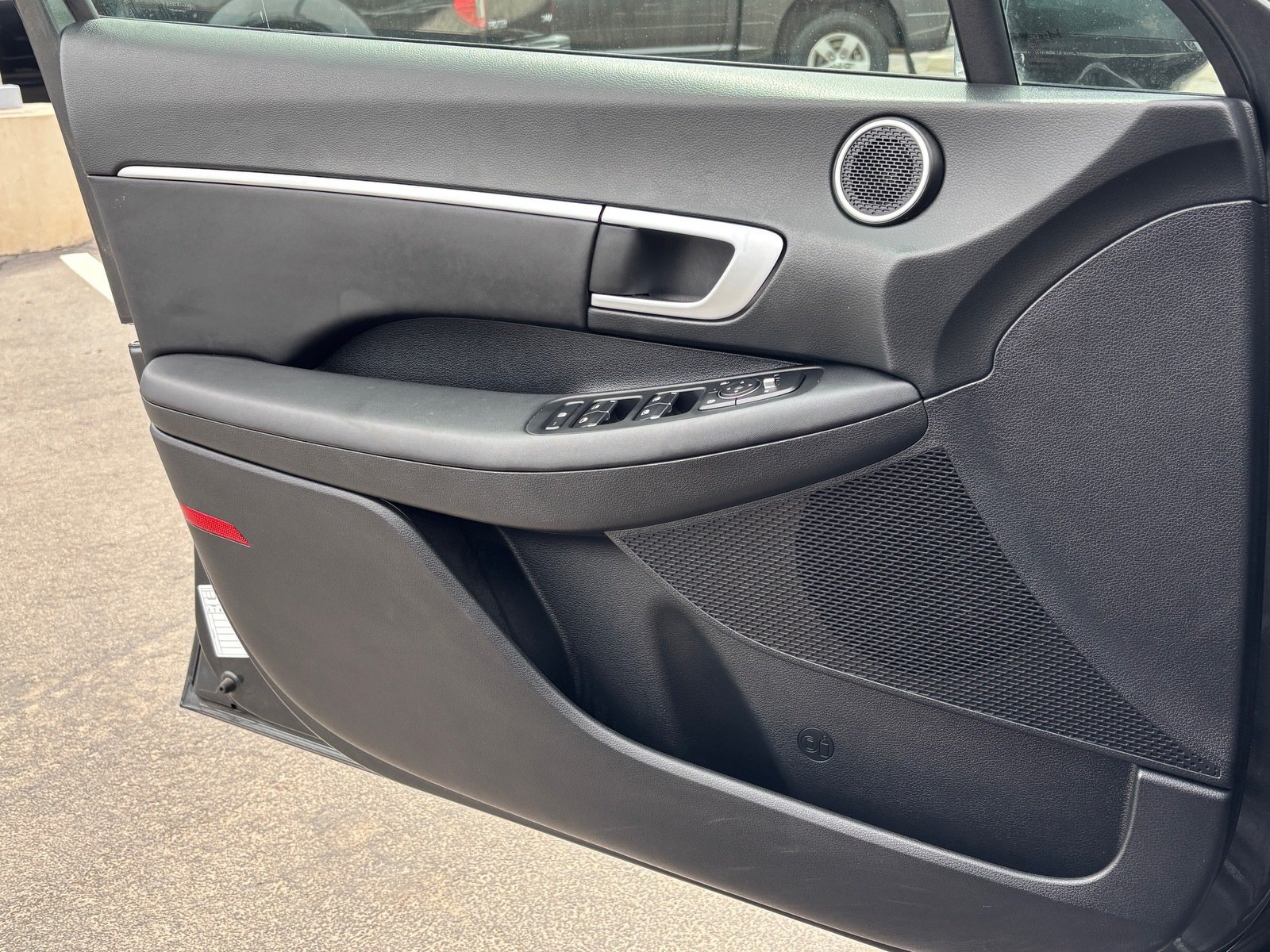 Used 2025 Hyundai Sonata SEL FWD image 11
