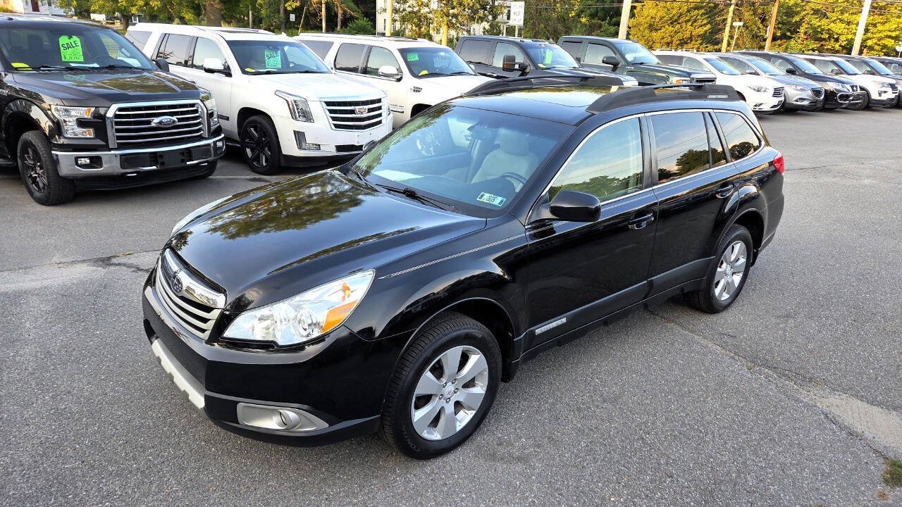 Used 2010 Subaru Outback 2.5i Limited AWD/4WD image 2