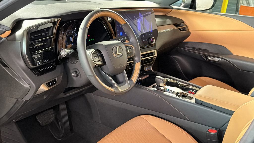 Used 2024 Lexus RX 350 Premium image 23