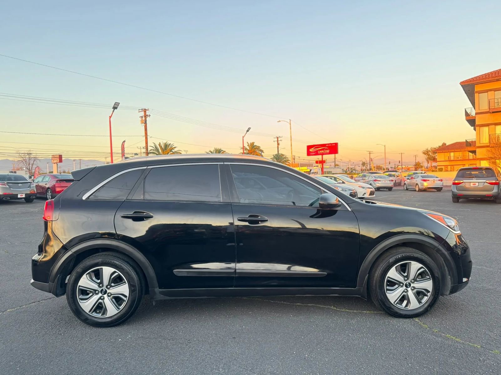 Used 2019 Kia Niro LX image 11