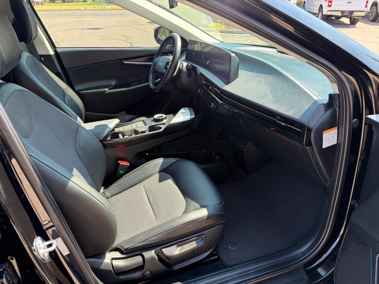 Used 2024 Kia EV6 Light AWD/4WD image 8