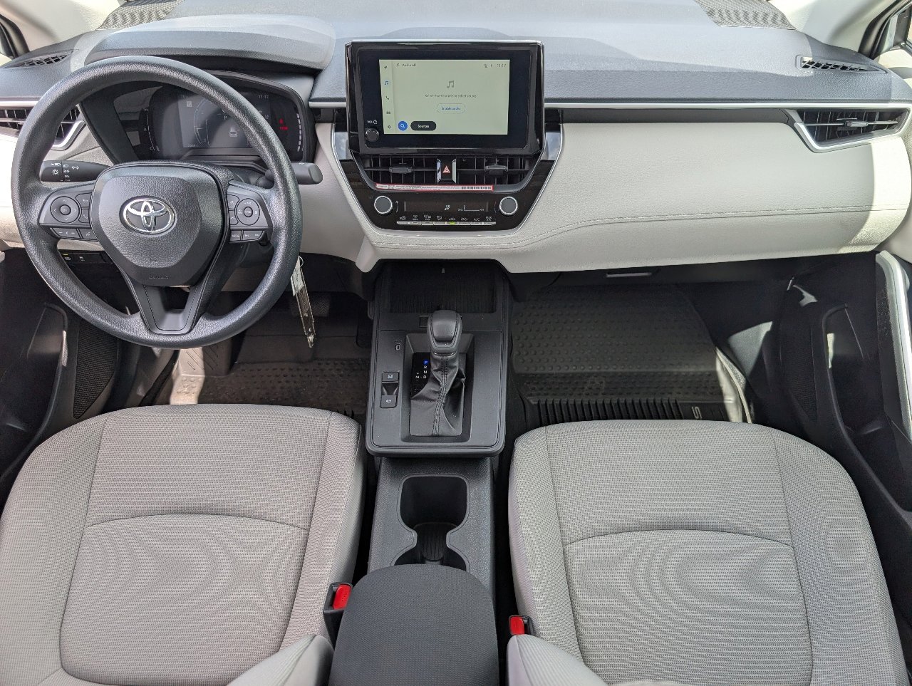 Used 2026 Toyota Corolla Cross L image 4