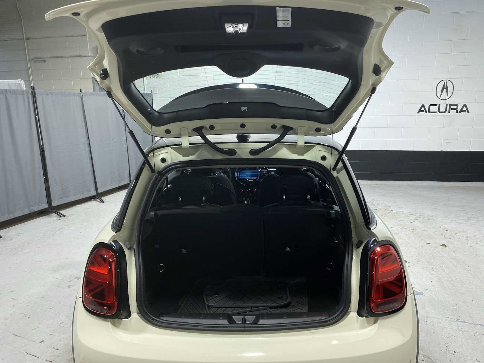 Used 2023 MINI Cooper S FWD image 19