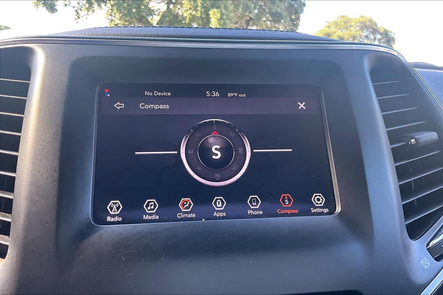 Used 2019 Jeep Cherokee Latitude Plus FWD image 36