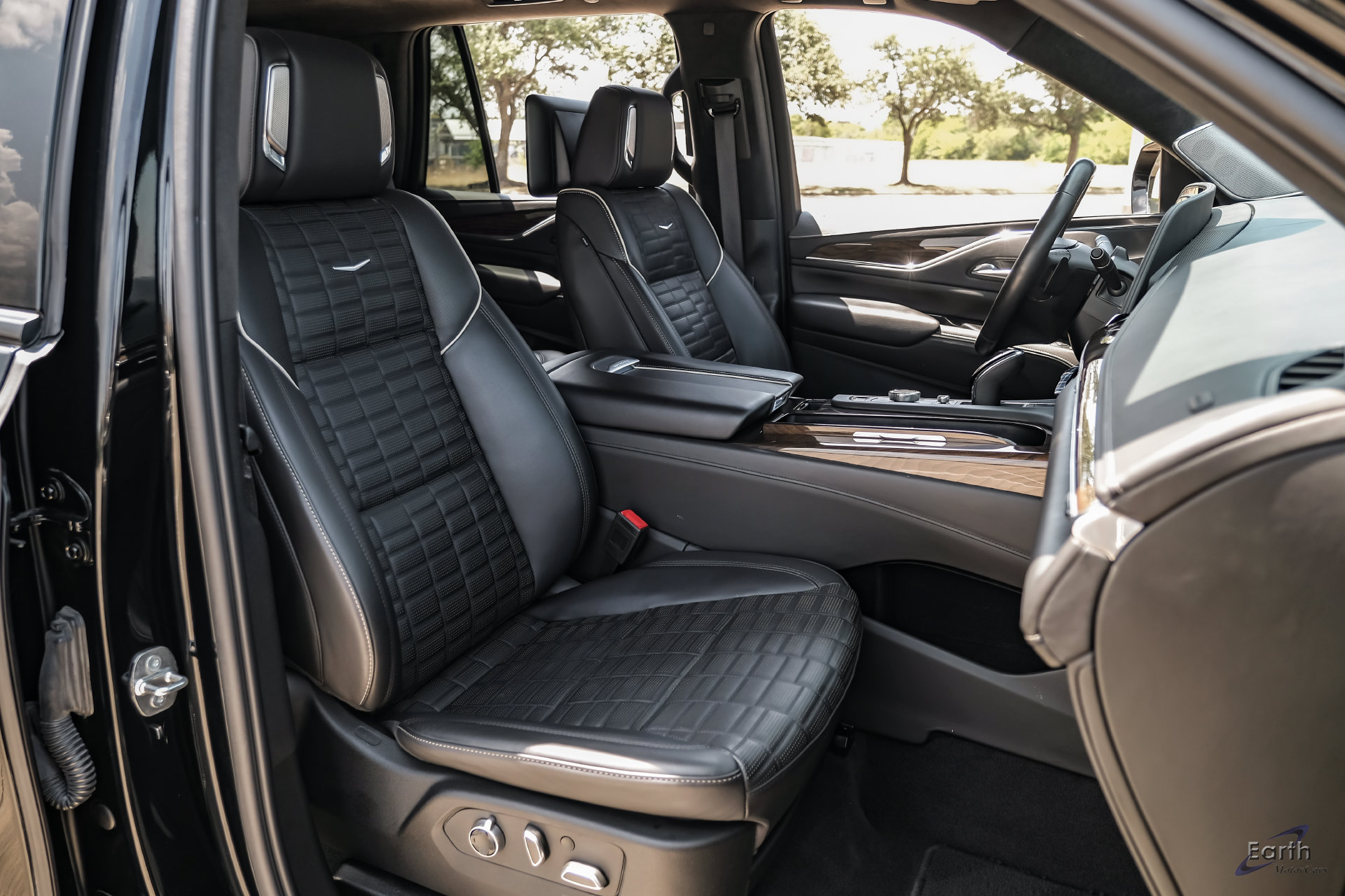 Used 2023 Cadillac Escalade Sport Platinum AWD/4WD image 48