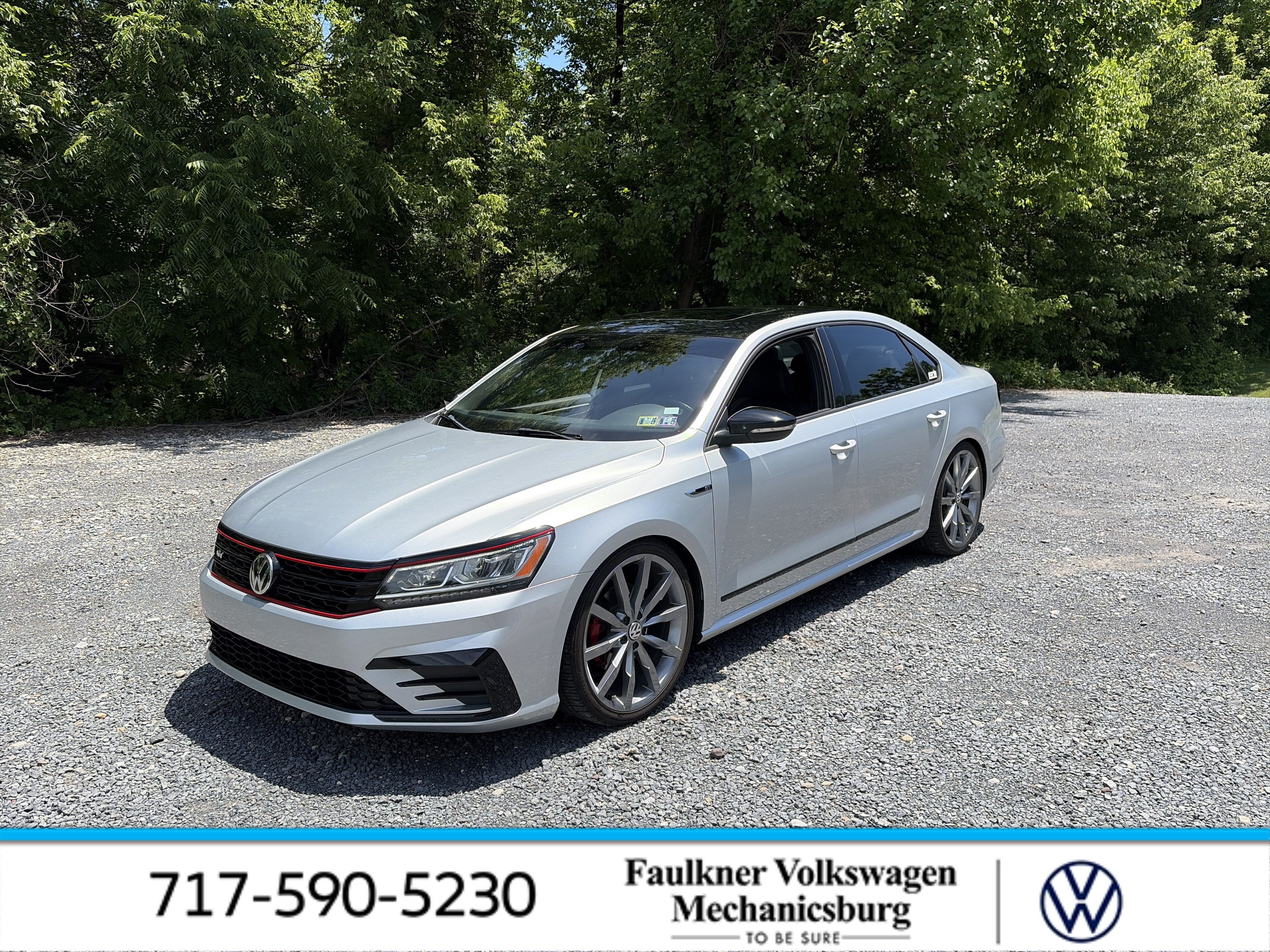 Used 2018 Volkswagen Passat 3.6 FWD image 1
