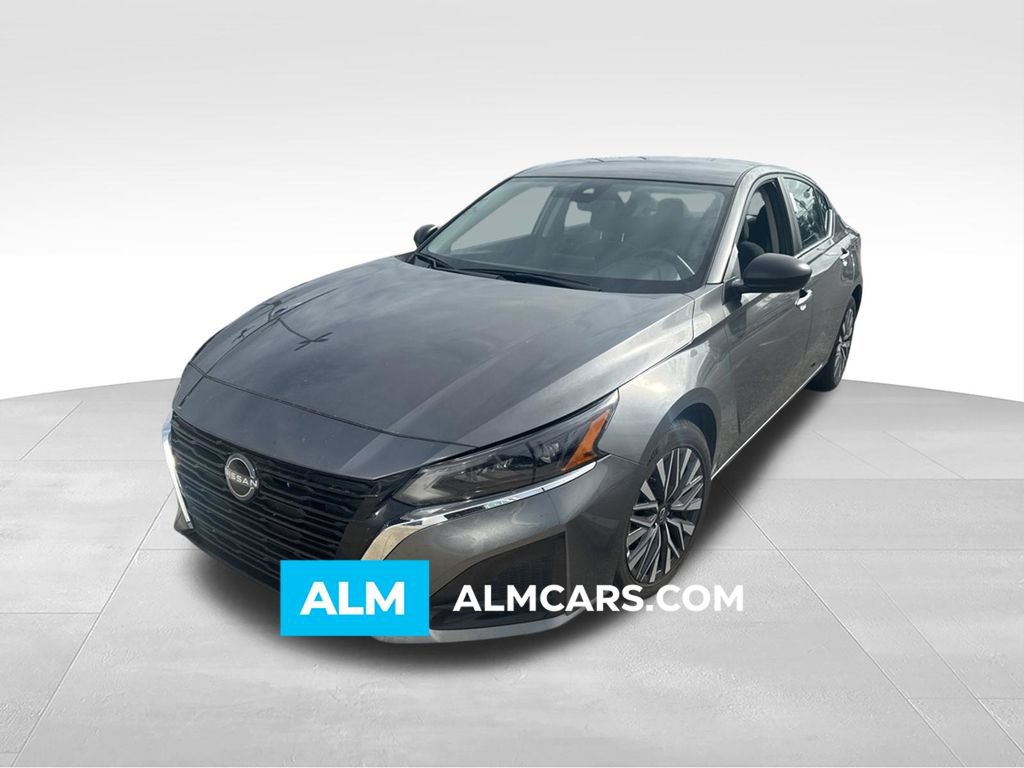 Used 2025 Nissan Altima 2.5 SV FWD image 1