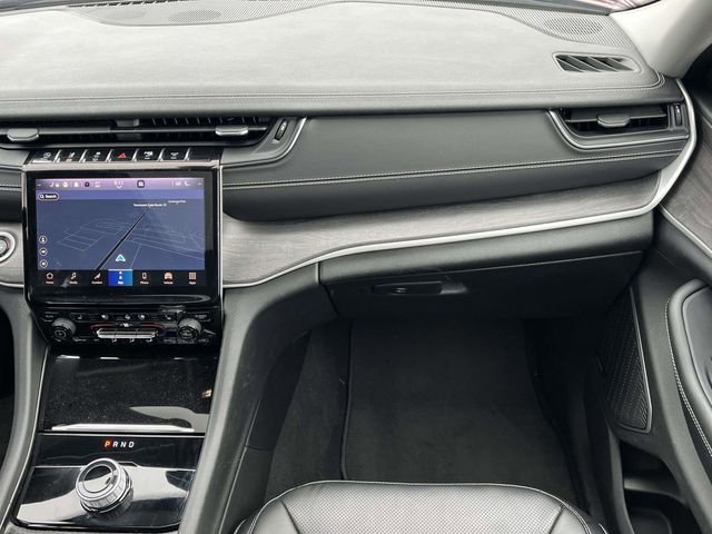 Used 2024 Jeep Grand Cherokee L Limited w/ Luxury Tech Group II image 20