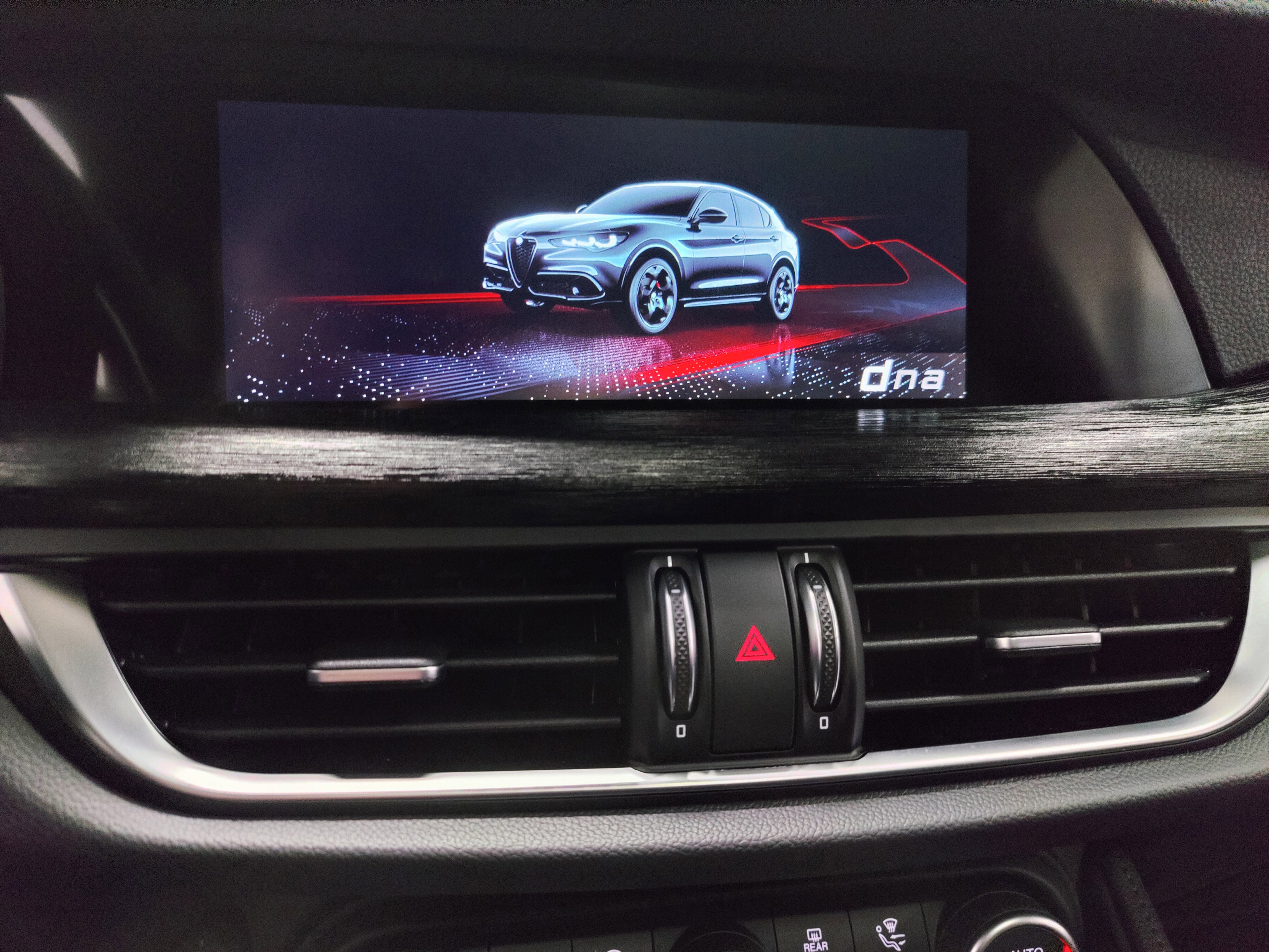 Used 2024 Alfa Romeo Stelvio Sprint image 24