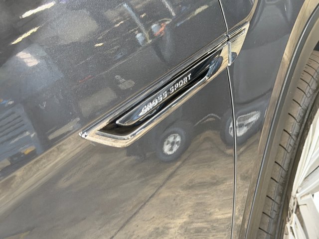 Used 2020 Volkswagen Atlas Cross Sport SE w/ Towing Package FWD image 8