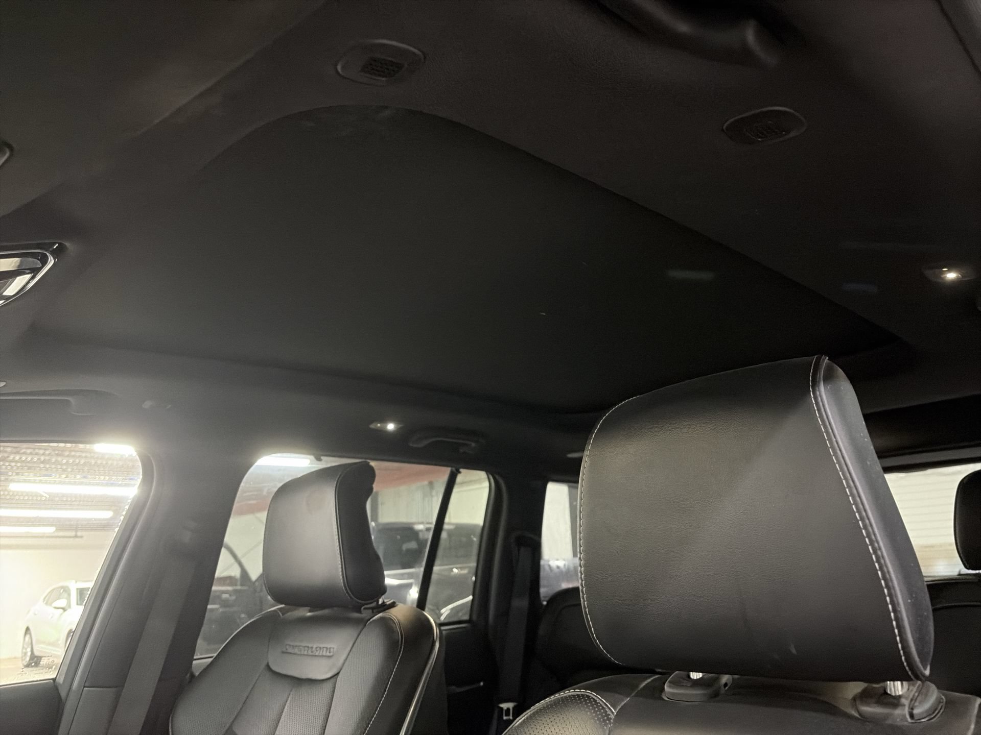 Used 2022 Jeep Grand Cherokee Overland w/ Adv Protech Group III AWD/4WD image 21