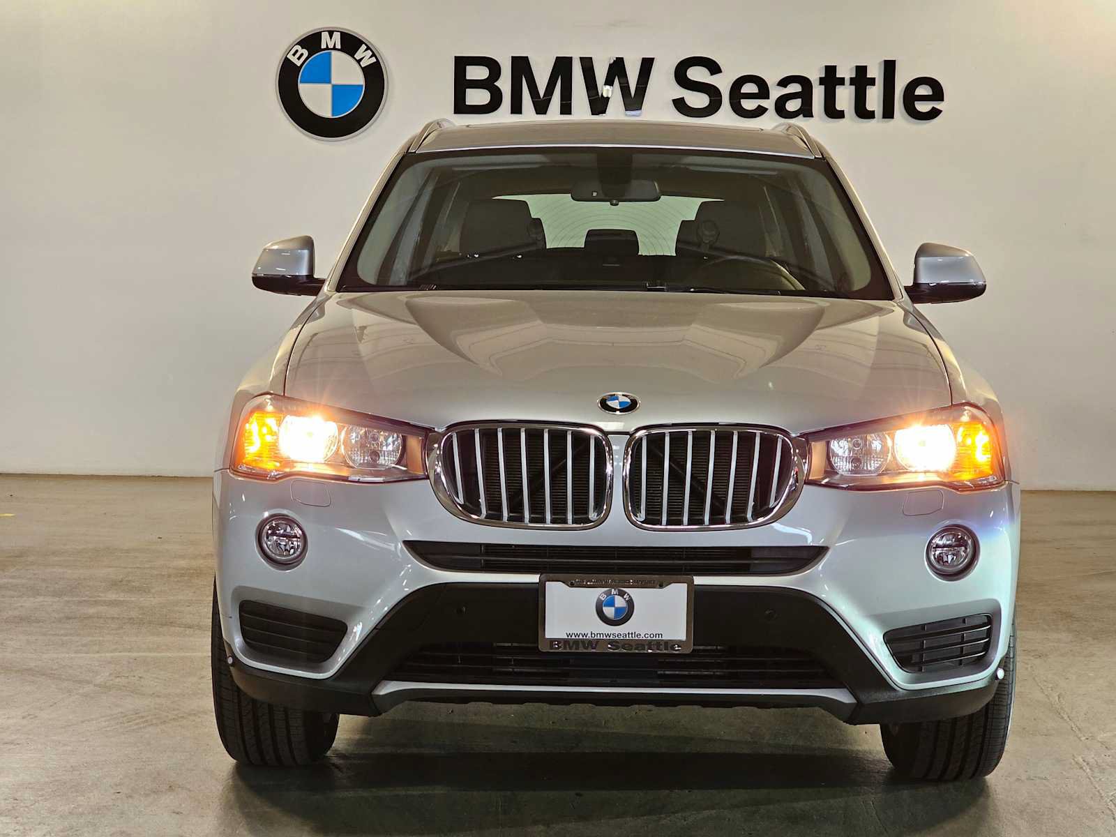 Used 2017 BMW X3 xDrive28i AWD/4WD image 6