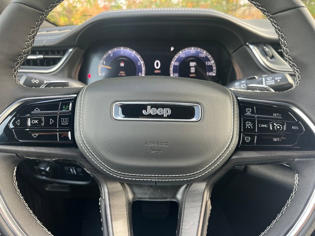 New 2025 Jeep Grand Cherokee L Overland w/ Luxury Tech Group IV AWD/4WD image 16