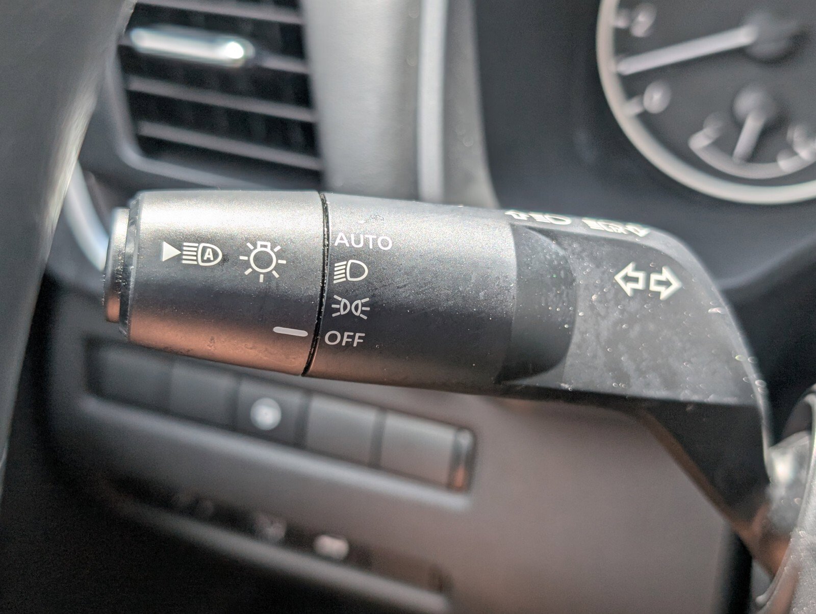 Certified 2024 Nissan Rogue SV image 31