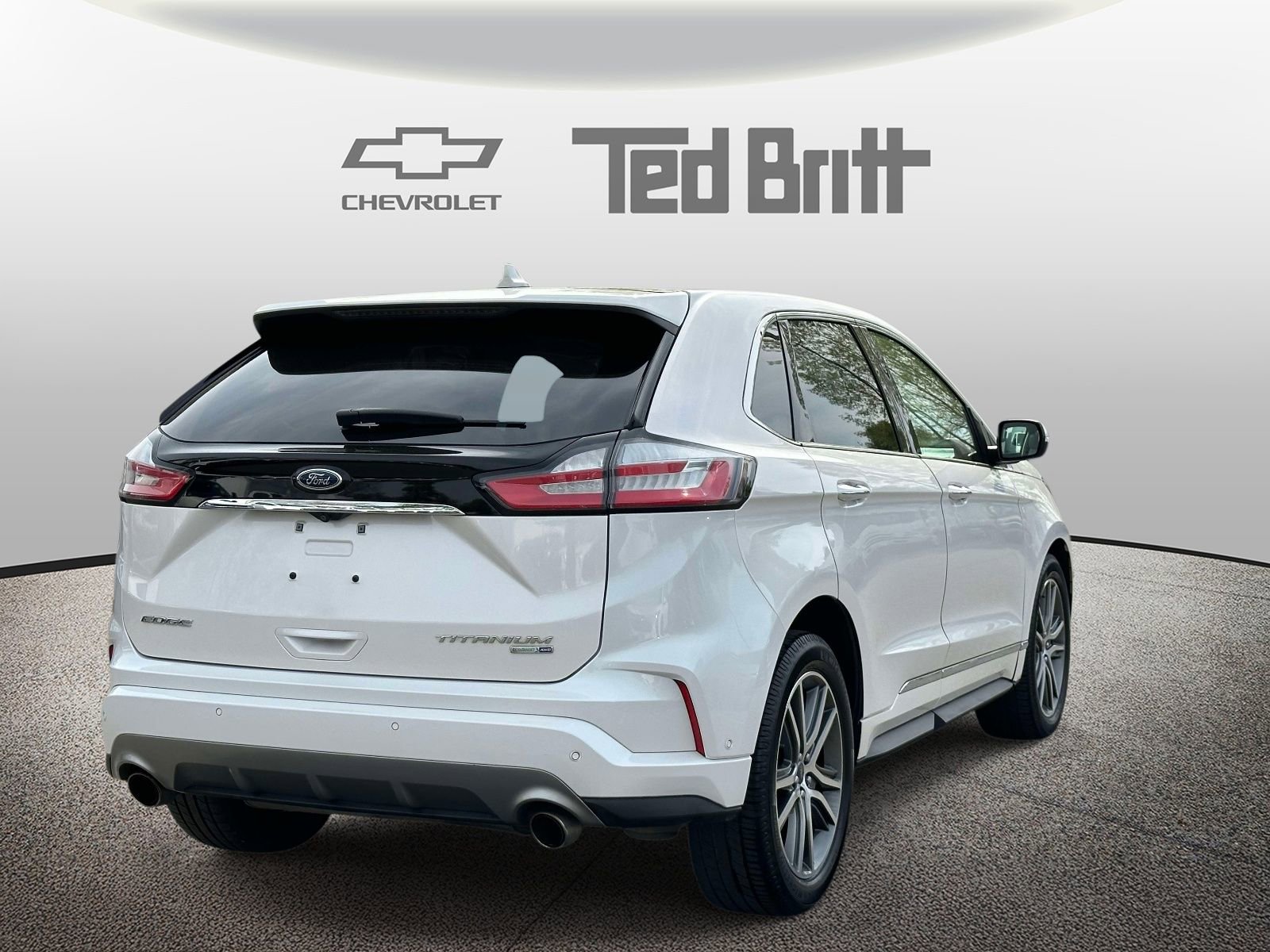 Used 2019 Ford Edge Titanium w/ Equipment Group 301A image 4
