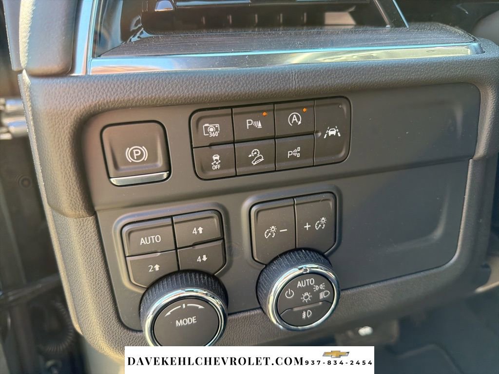 Used 2026 Chevrolet Suburban Z71 w/ Comfort Package AWD/4WD image 14
