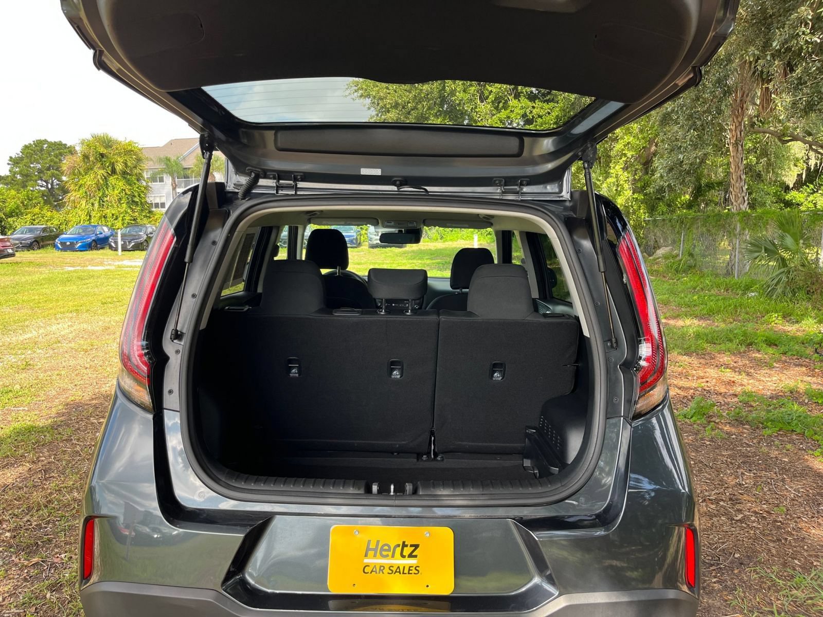 Used 2025 Kia Soul LX w/ LX Technology Package FWD image 28