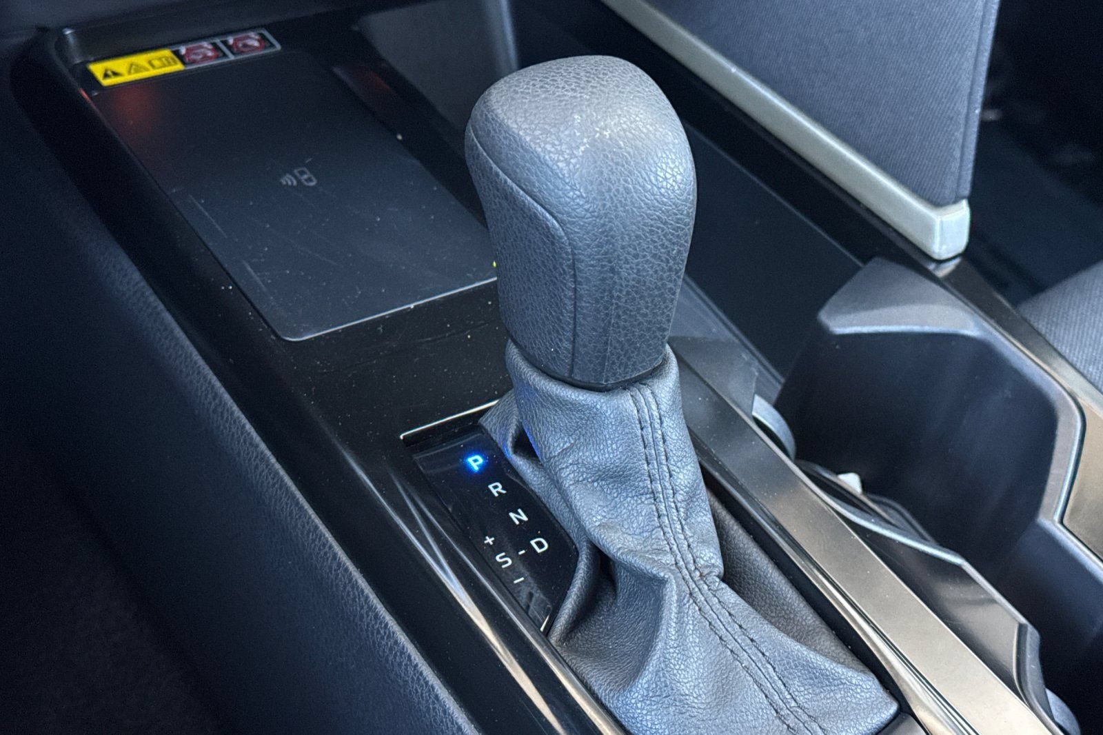Used 2025 Toyota Camry LE FWD image 21
