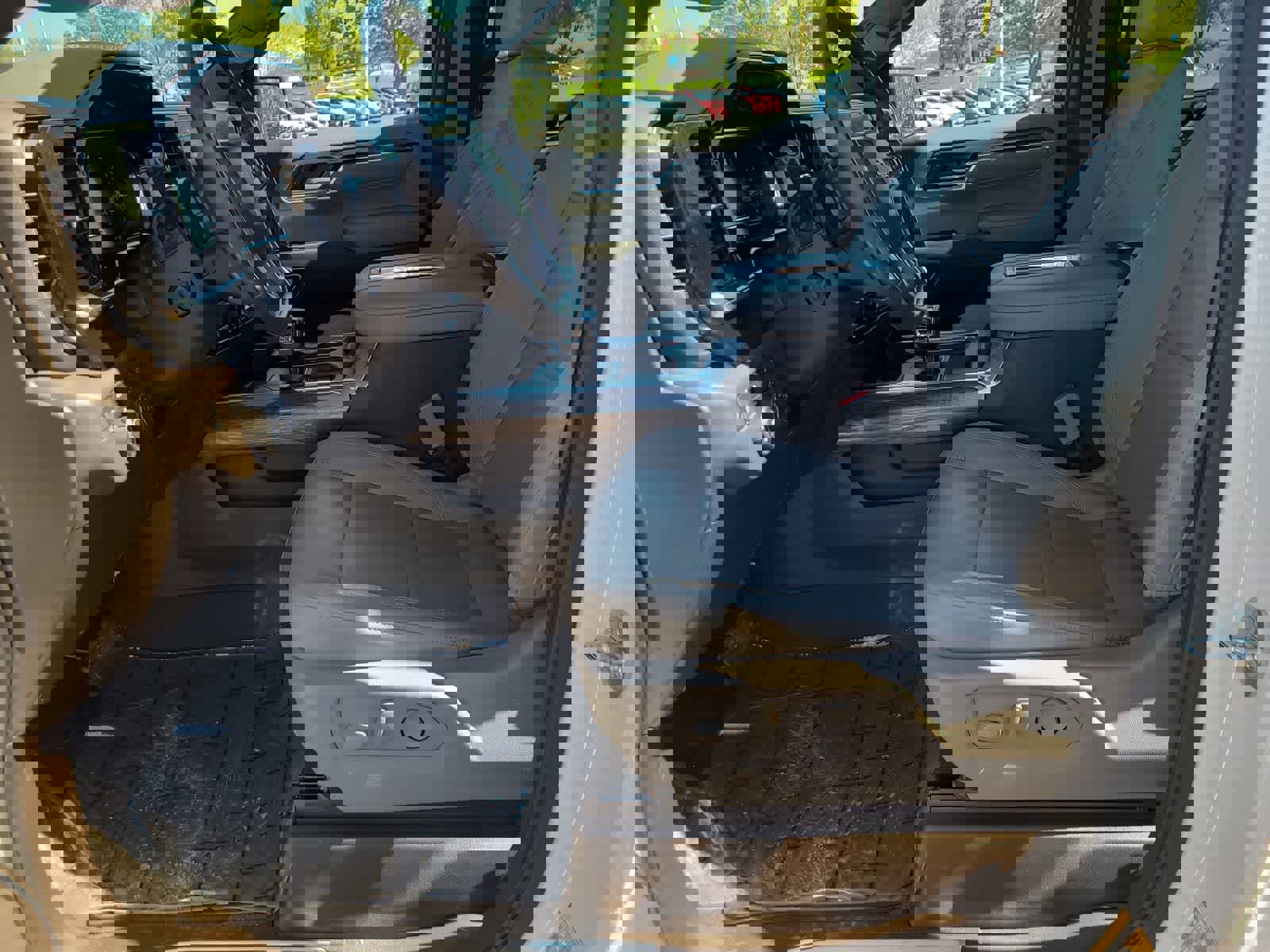 Used 2022 Chevrolet Silverado 1500 LTZ w/ LTZ Convenience Package II image 19