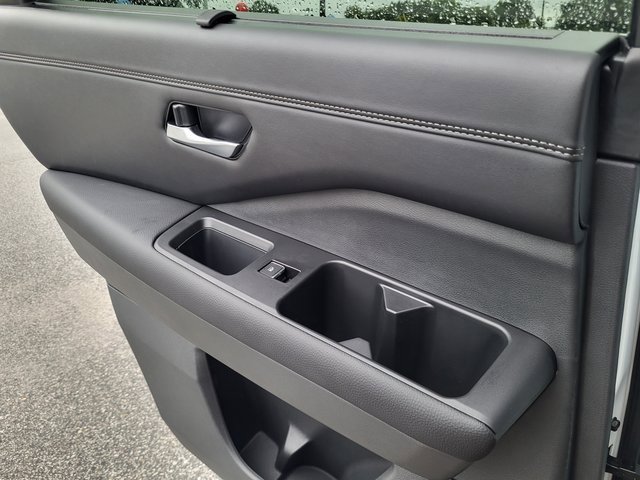 New 2025 Nissan Pathfinder Platinum w/ Cargo Package image 19