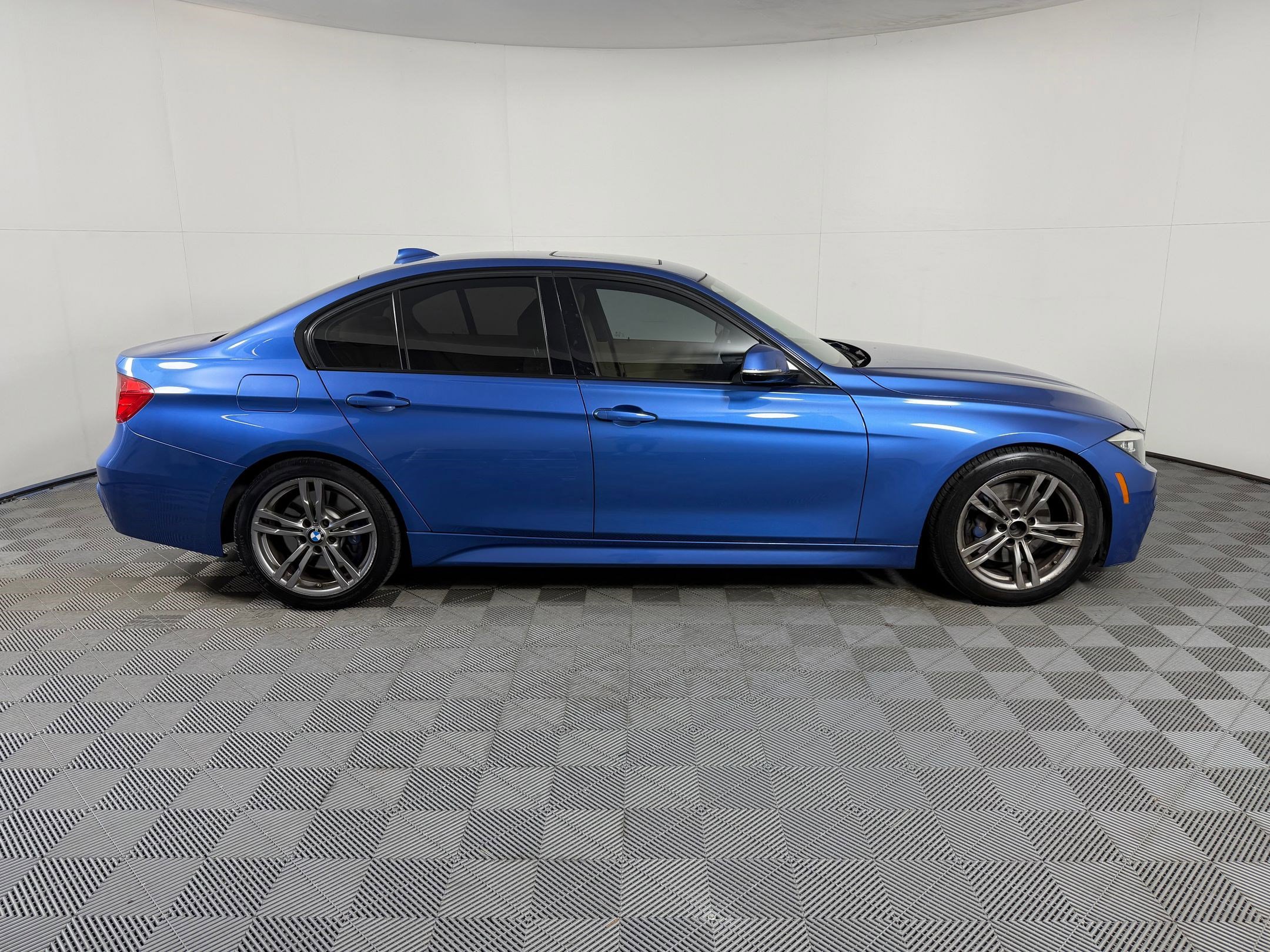 Used 2015 BMW 328i Sedan image 8