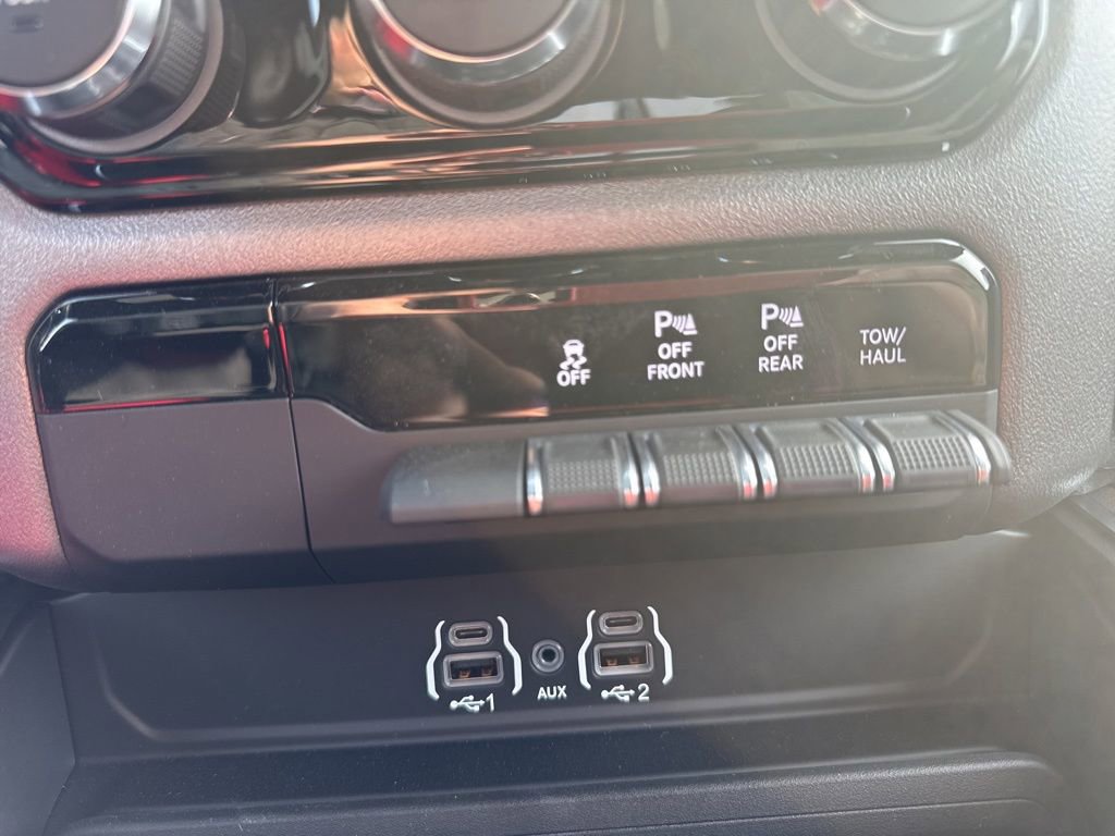 New 2026 RAM 1500 Express image 17