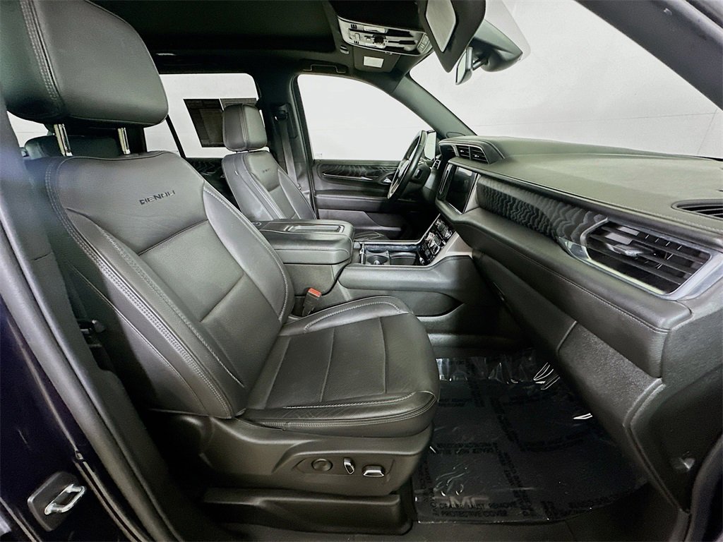 Used 2023 GMC Yukon Denali image 12