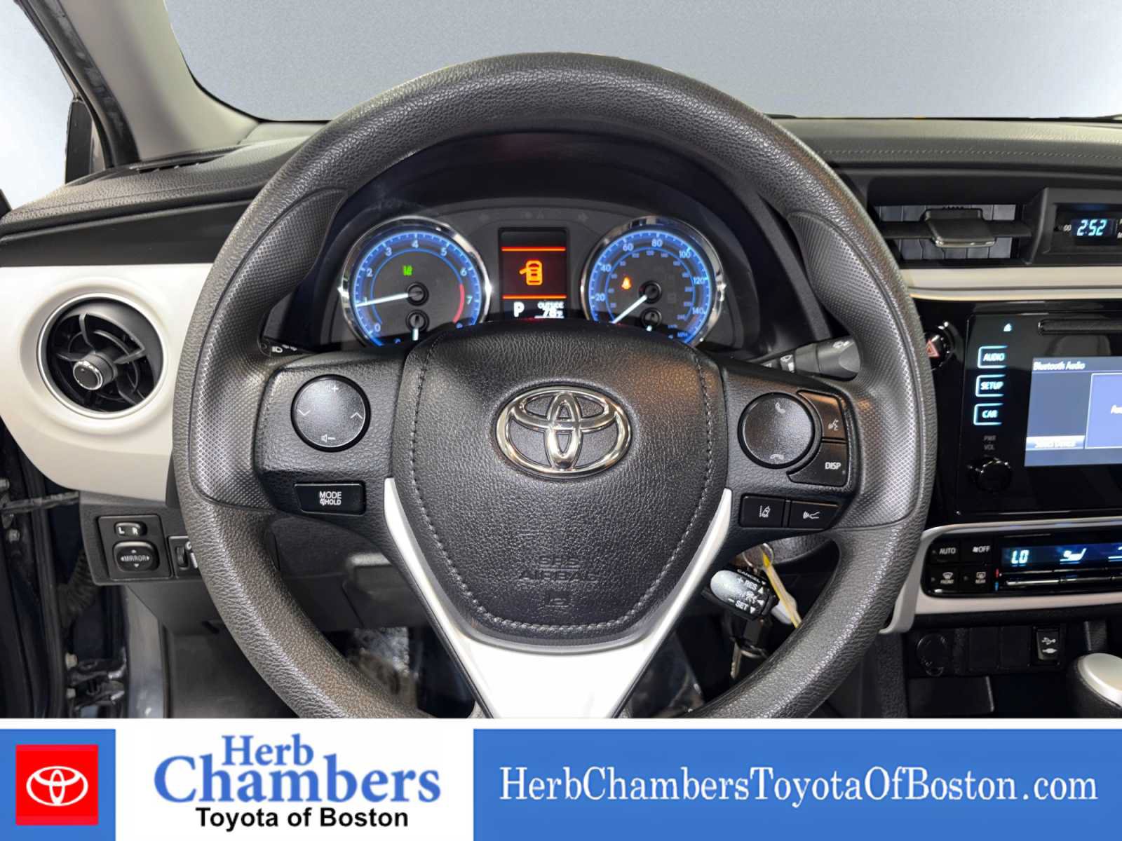Used 2018 Toyota Corolla LE w/ Carpet Mat Package (TMS) FWD image 15