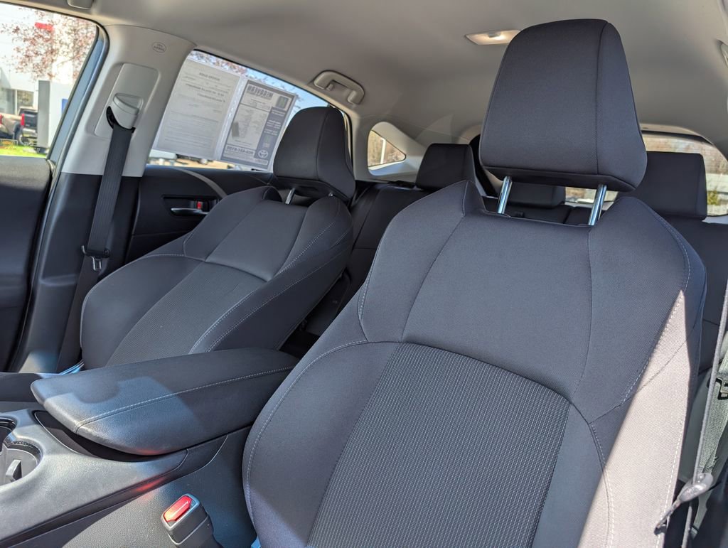 Used 2021 Toyota Venza LE w/ Carpet Mat Package (TMS) AWD/4WD image 18