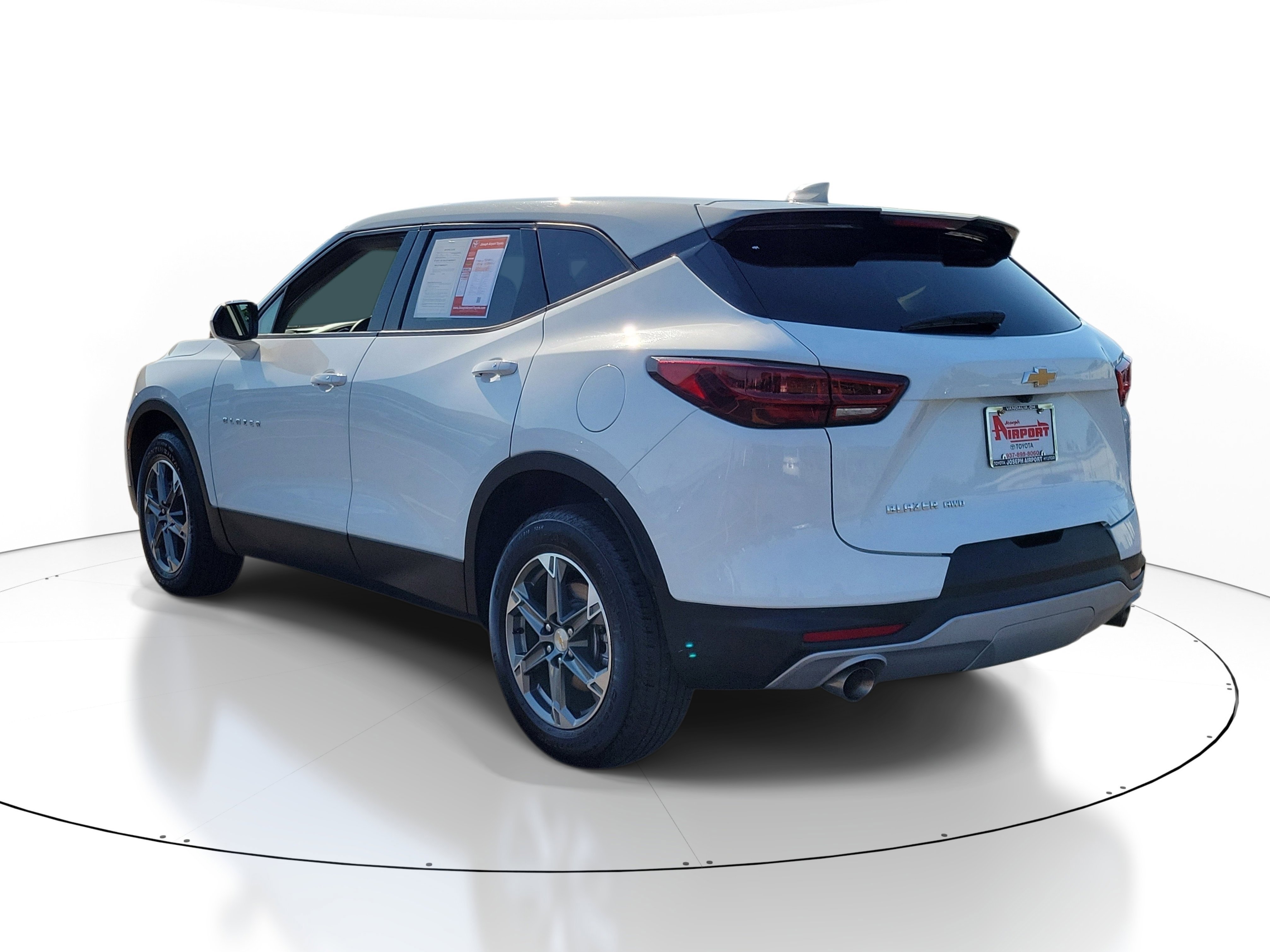 Used 2025 Chevrolet Blazer LT AWD/4WD image 3