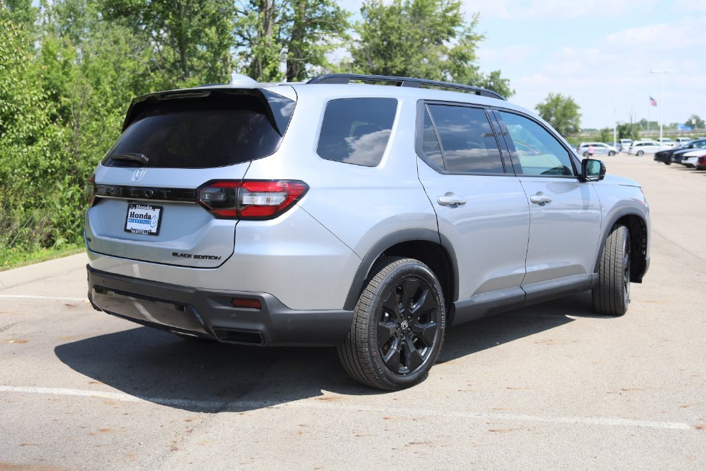 New 2026 Honda Pilot Black Edition image 6