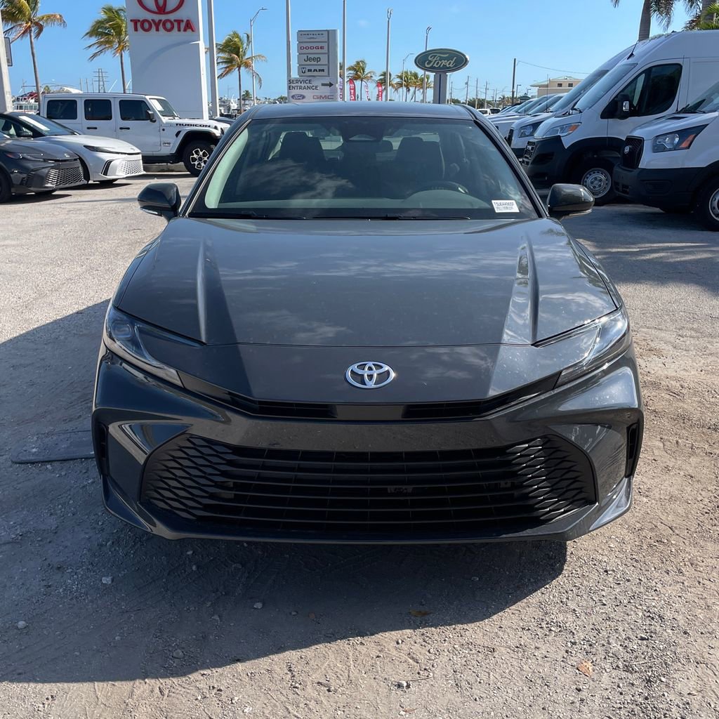 Used 2025 Toyota Camry LE image 2